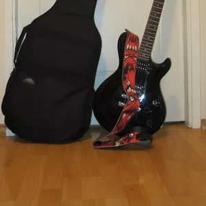 Электро гитарка с Ацким ремнем и чехлом)3500руб