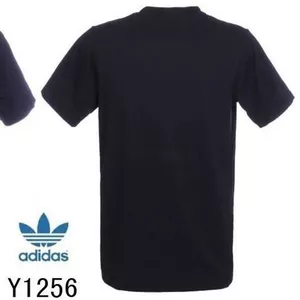 Adidas человек летом футболку