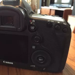 Canon EOS 5D Mark III   24-105mm объектив