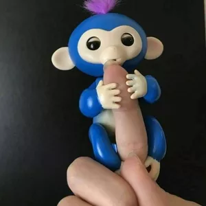 Интерактивная игрушка обезьянка Fingerlings Baby Monkey оптом из Китая