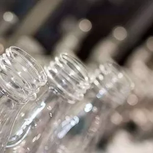 Пластиковые бутылки ПЭТ различных форм и размеров от производителя