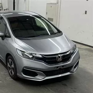 Хэтчбек гибрид Honda Fit Hybrid кузов GP5 модификация Hybrid Base Grad