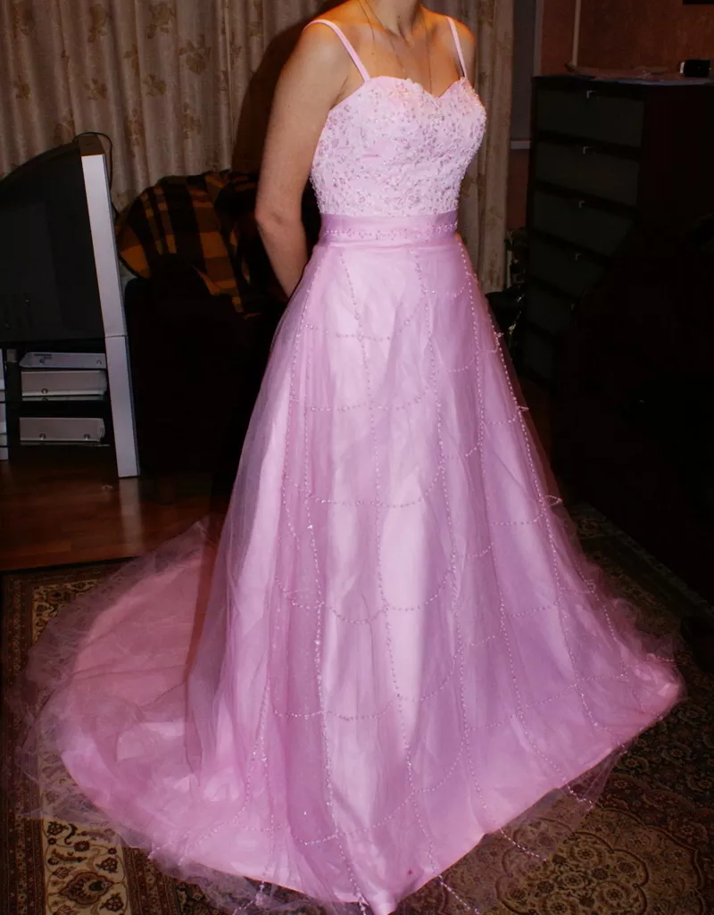 Новое свадебное платье со шлейфом (розовое) 2