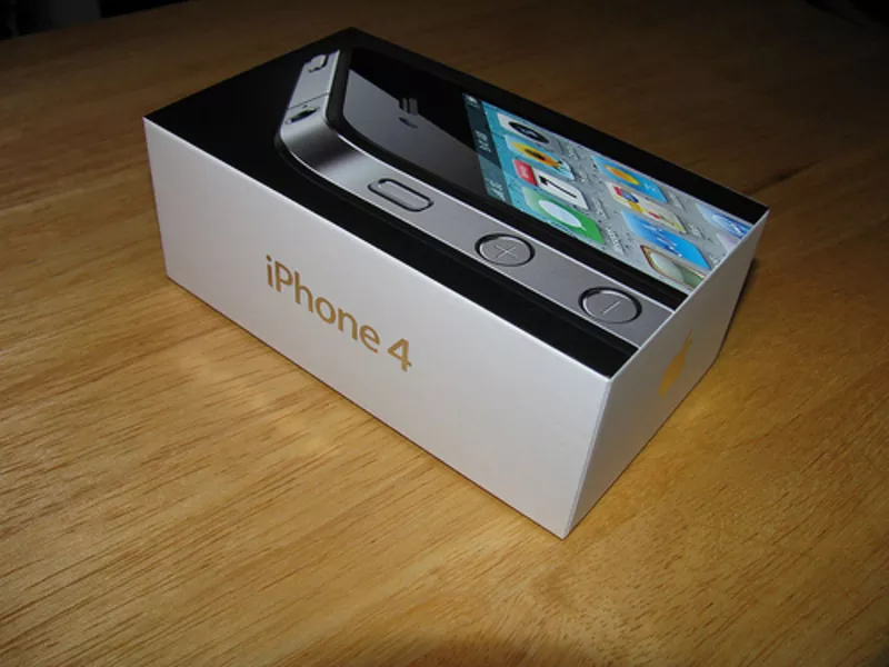 Прода:Apple iPhone 4 32GB/Blackberry Torch 9800/Apple IPAD 2 32GB WIFI