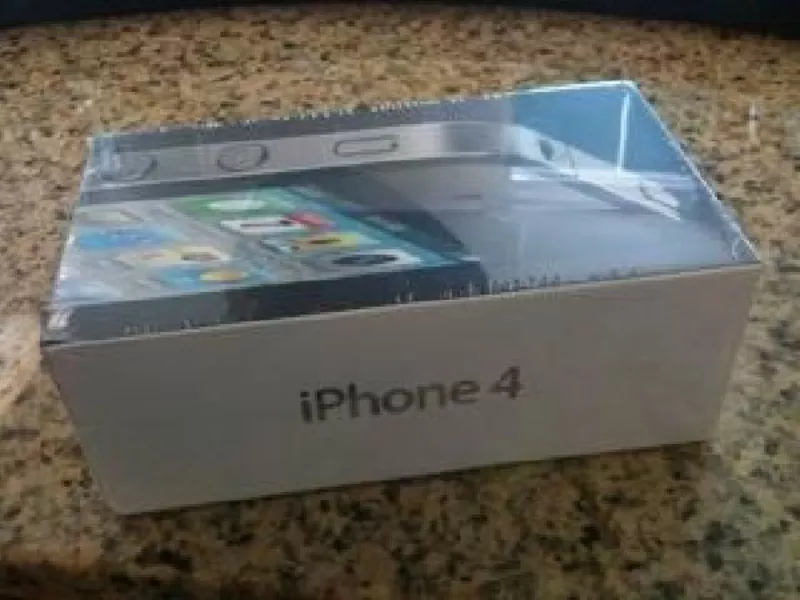 Selling Apple iPhone 4G 32GB Factory Unlocked