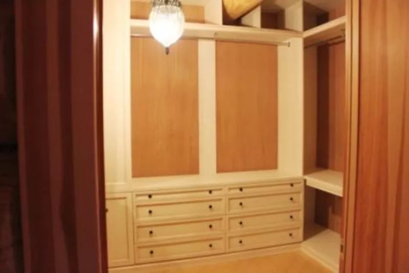 Шкафы на заказ, встроенные шкафы и гардеробные комнаты из массива и мдф