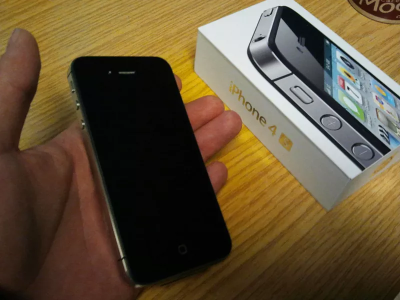 Apple  iphone 4S 64 Гб всего за $ 550USD,  купить 3 шт,  получи 1 беспла