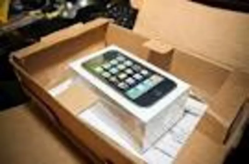 Apple iPhone 4 Quadband 3G HSDPA GPS Phone (SIM Free)