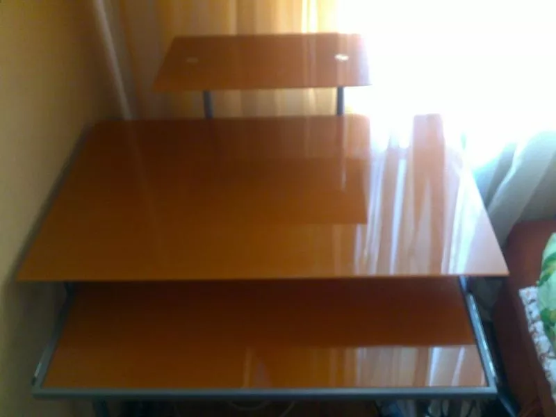 Стеклянный компьютерный стол 4