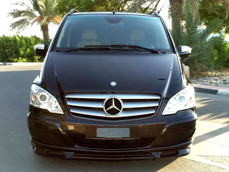 Mercedes Benz Viano 2011 Черный цвет Исполнительный и полный вариант./ 2