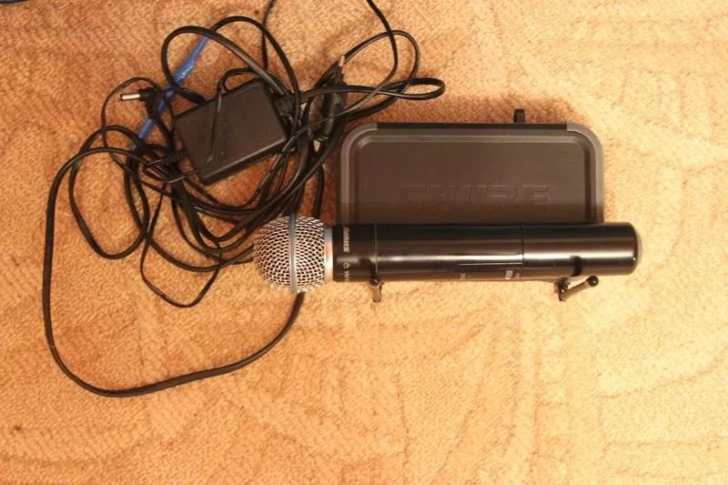 Продам радио микрофон с радио системой: 2