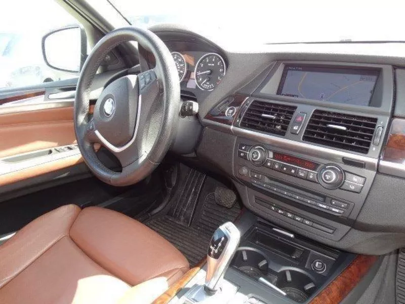 BMW X5 2011 белого цвета,  полный вариант,  движимый леди, ,  5
