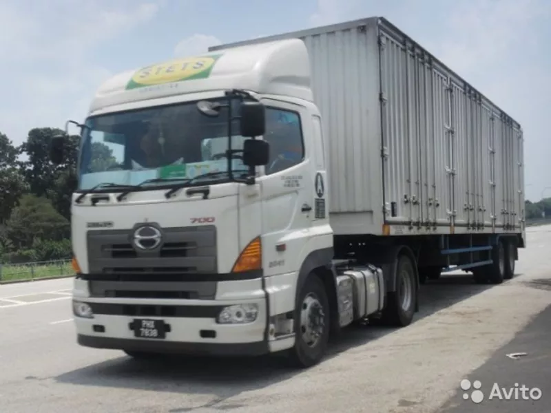 Запчасти на hino 700         