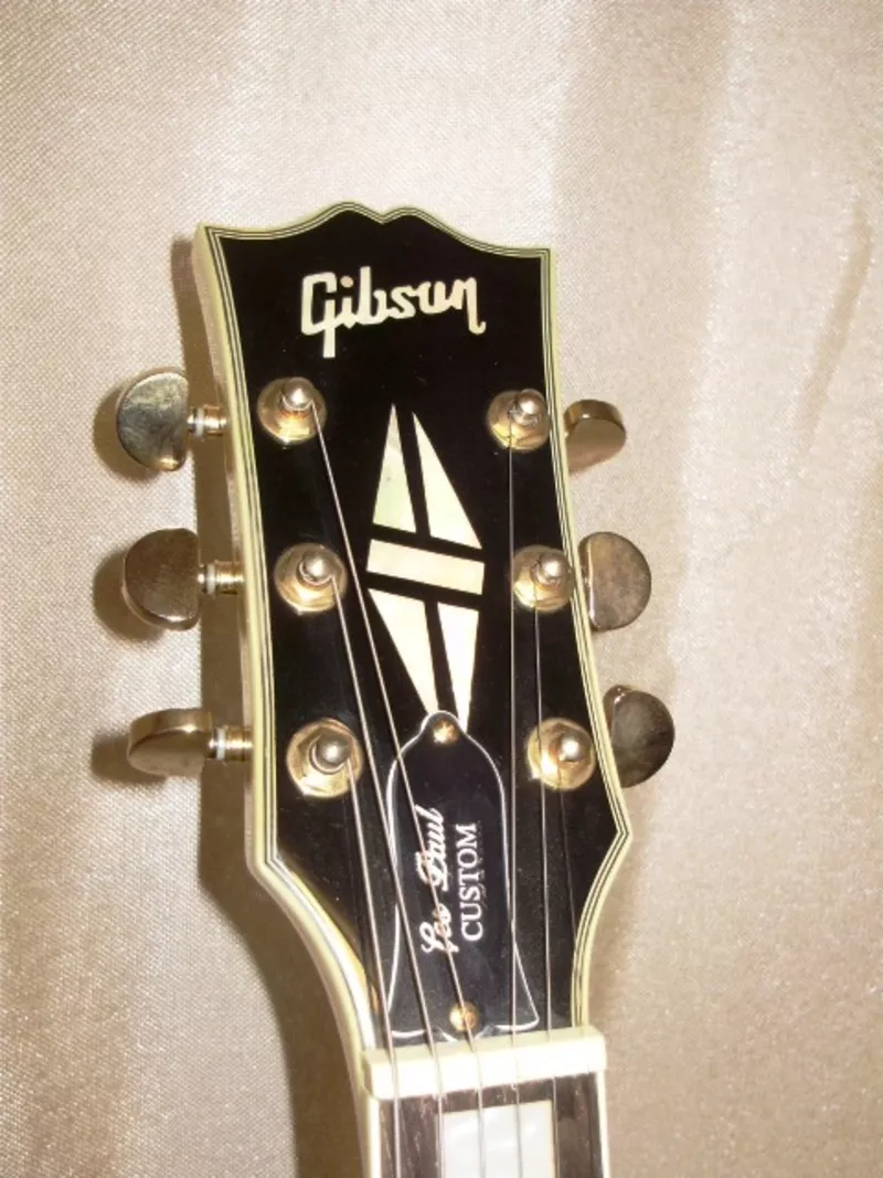 Продам копию Gibson Les Paul Custom Skin Finish 3