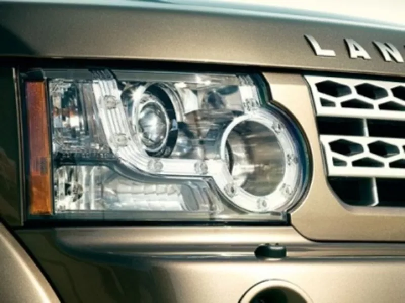 Оптика Land Rover в ассортименте. 