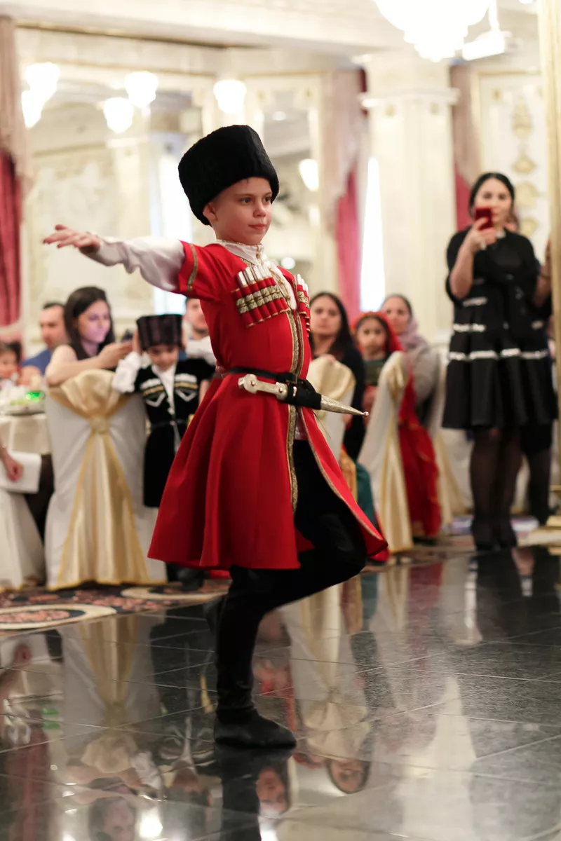 Обучение кавказским танцам в Кавказ Лэнд  4