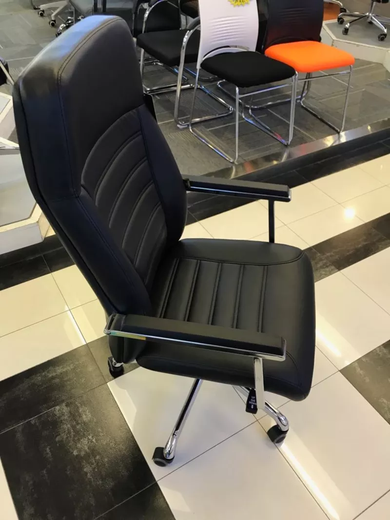 Продам новые офисные стулья 5