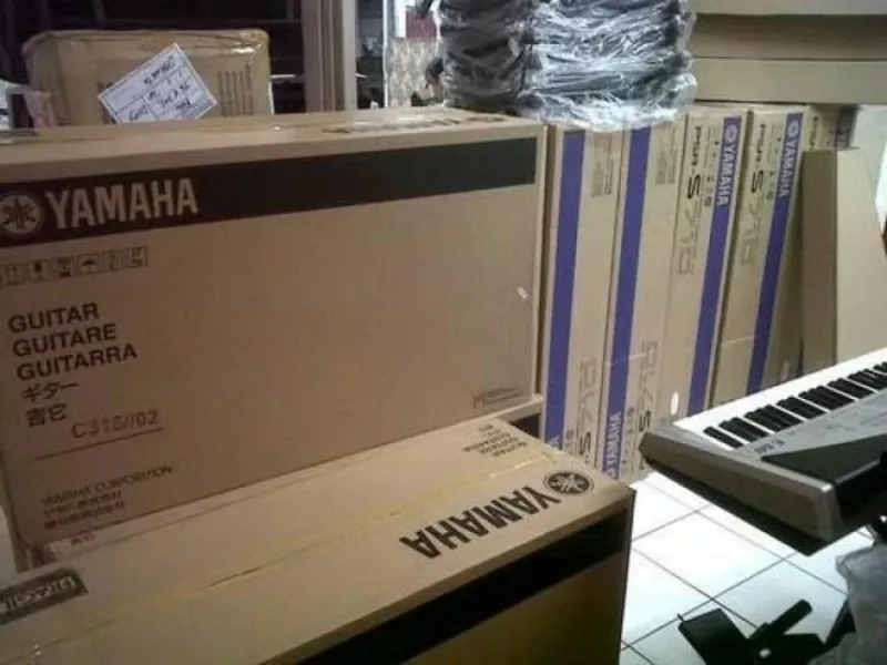Клавишный синтезатор Yamaha Tyros 5 4