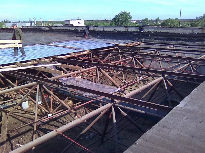 Предлагаем услуги по ремонту,  монтажу и демонтажу крыши. 4