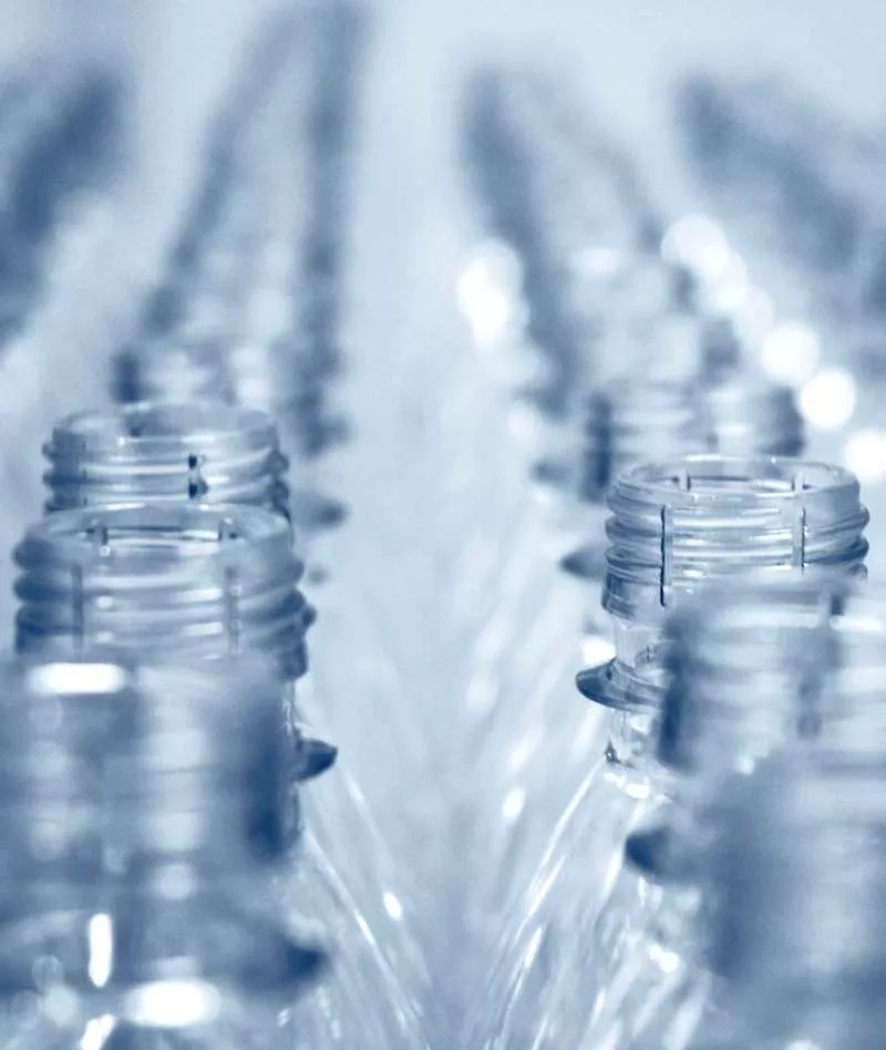 Пластиковые бутылки ПЭТ различных форм и размеров от производителя 4