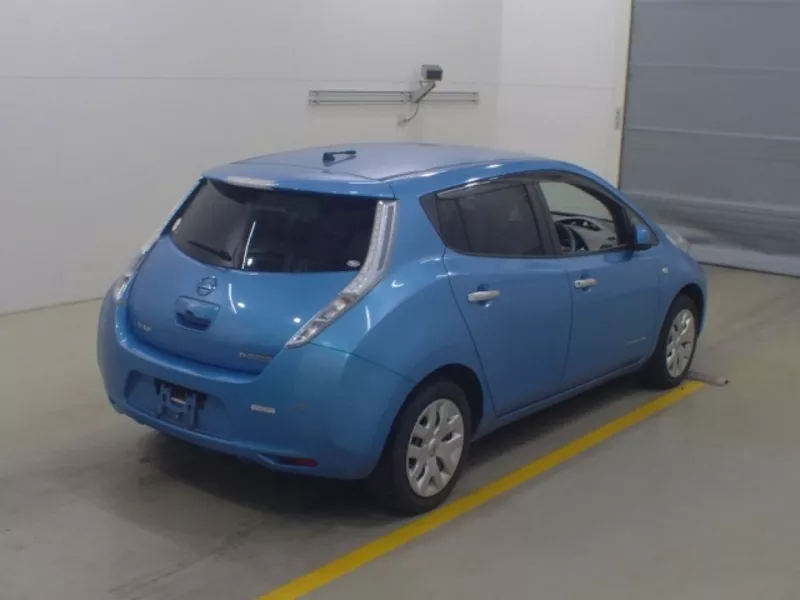 Электромобиль хэтчбек Nissan Leaf кузов AZE0 модификация X гв 2015 2