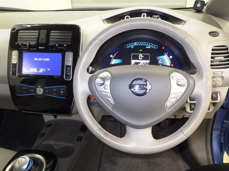 Электромобиль хэтчбек Nissan Leaf кузов AZE0 модификация X гв 2015 5
