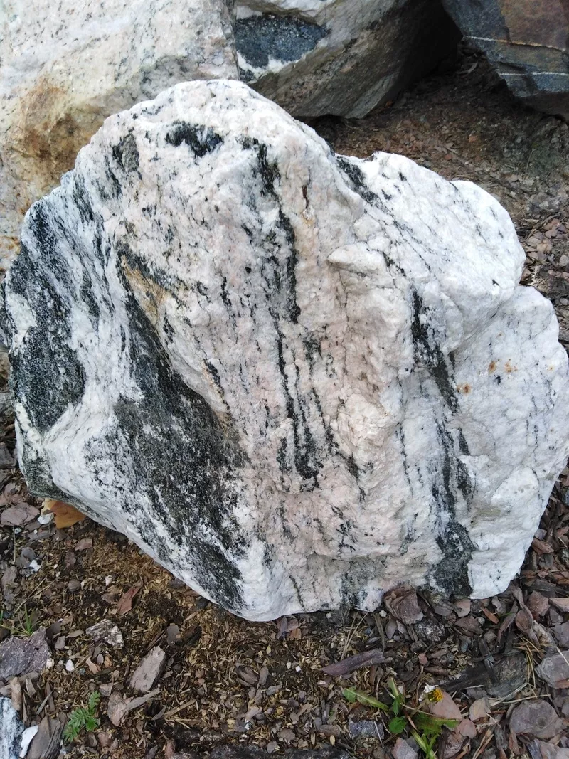 Ландшафтный камень валуны,  глыбы 2
