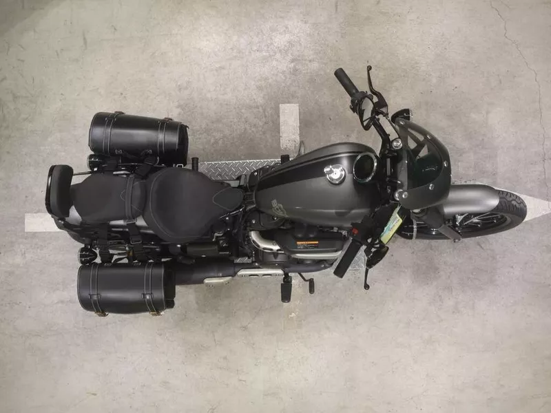 Мотоцикл ретро-круизер Yamaha BOLT 950 R VN04J боковые мотосумки 5