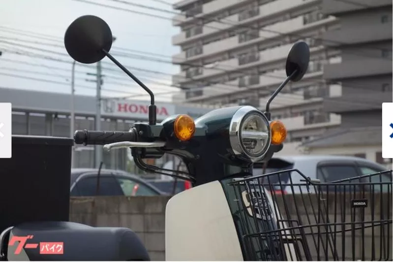 Мотоцикл дорожный Honda Super Cub рама AA09 скутерета корзина рундук 6