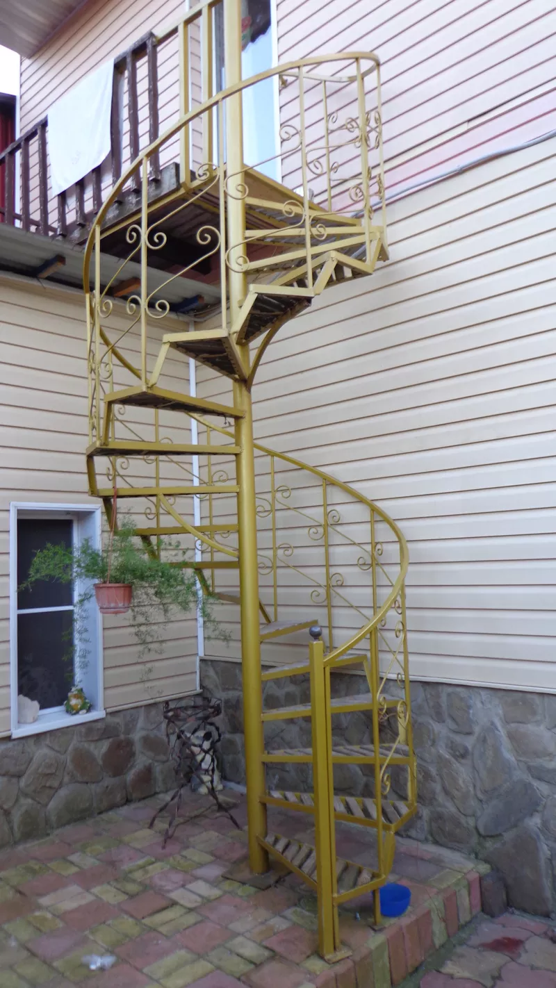 Лестницы с деревянными покрытием. 2