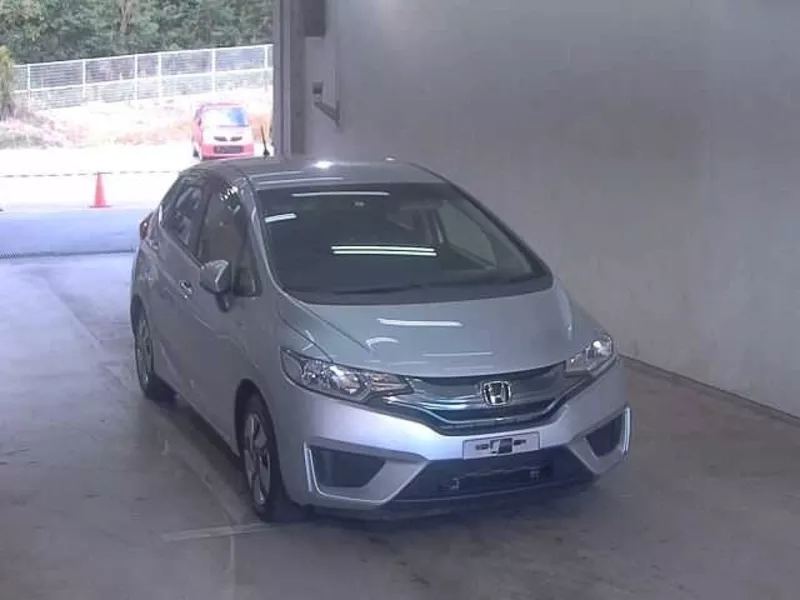 Хэтчбек гибрид Honda Fit кузов GP5 модификация BaseGrade гв 2015