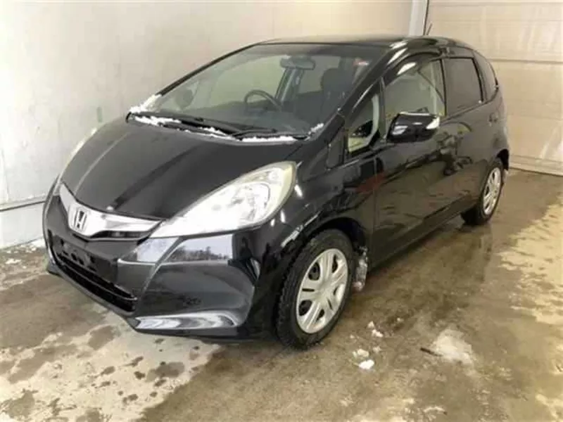 Хэтчбек Honda Fit кузов GE8 модификация 15XH гв 2013