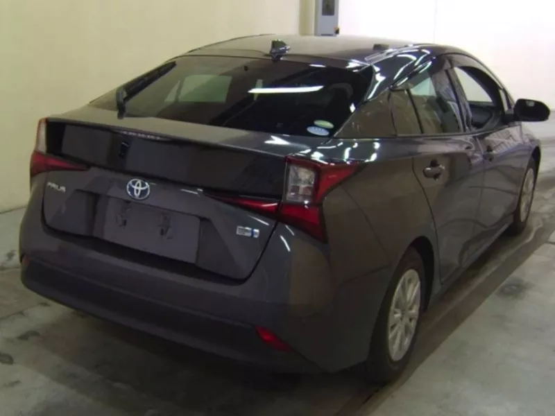 Лифтбек гибрид Toyota Prius кузов ZVW51 модификация S гв 2019 пробег 8 2