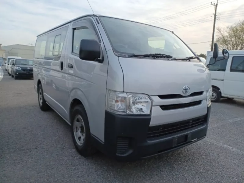 Грузопассажирский микроавтобус категория B Toyota Hiace Van кузов TRH2 2