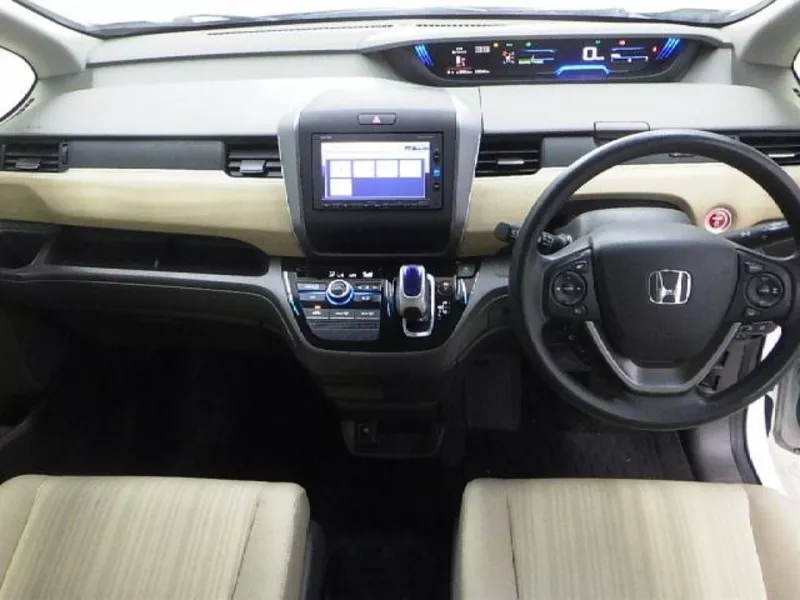 Минивэн гибрид 7 мест класса компактвэн Honda Freed Hybrid кузов GB7 5