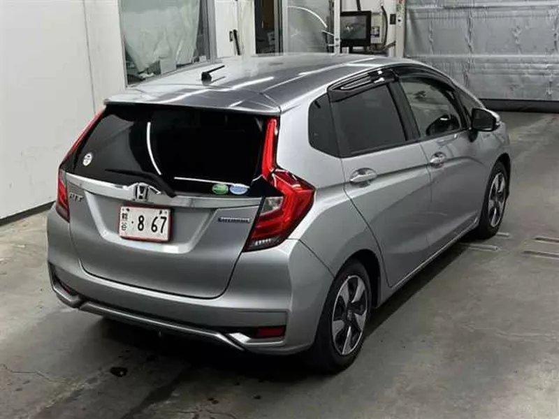 Хэтчбек гибрид Honda Fit Hybrid кузов GP5 модификация Hybrid Base Grad 5